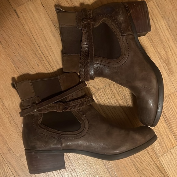 US Woman’s size 8.5 Ugg boots - Picture 4 of 7